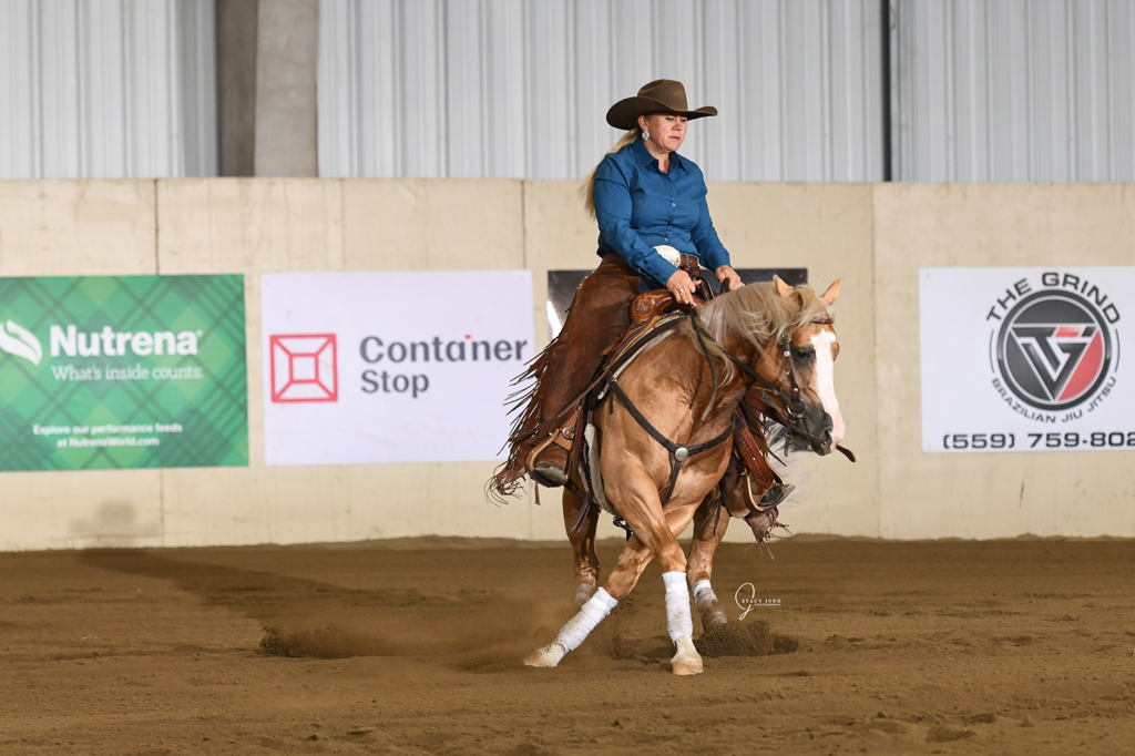 Non-Pro Futurity Debbie Crafton, riding Modern Metallic